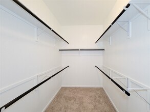 Building Photo - 9718 Justin Ridge Ln
