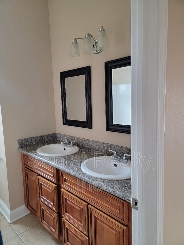 2325 Abundance St Unit 2325, New Orleans, LA 70122 Condo for Rent in