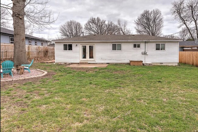 Building Photo - 3 bed/ 2 bath house located in Broken Arrow!