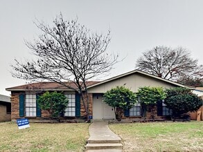 Building Photo - 9706 Sophora Cir