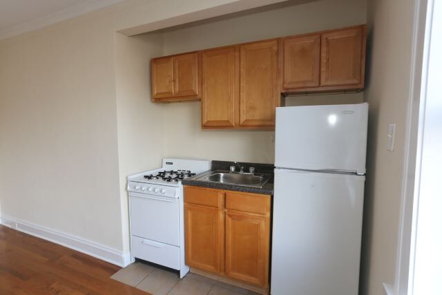 Building Photo - 4551 N Damen Ave