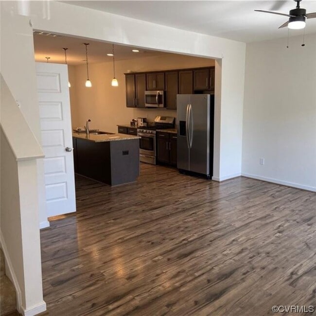 Building Photo - 8064 Rutland Village Dr