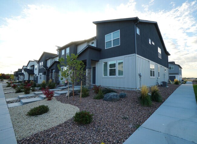 Building Photo - 3635 Moon River Dr