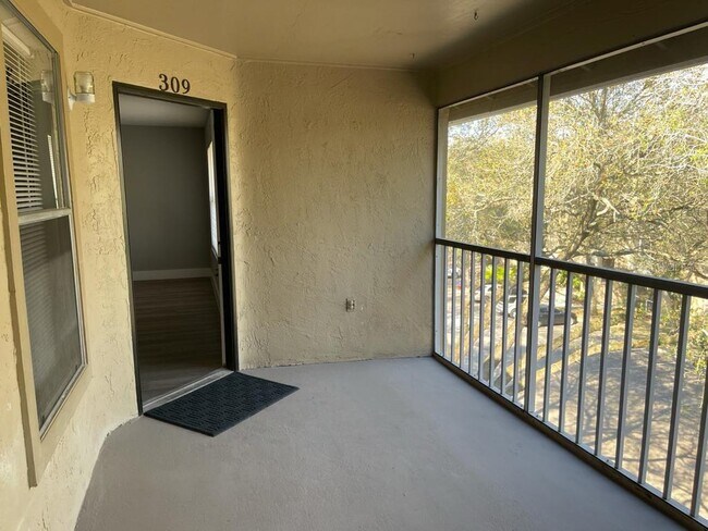 Foto del edificio - 623 Dory Ln