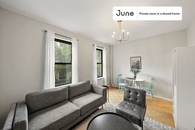 Building Photo - Room in Shared 3 bed/1 bath home
