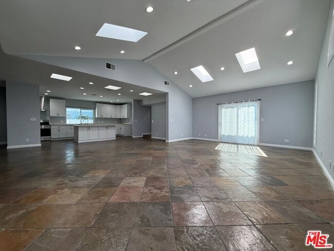 Foto del edificio - 15962 Gault St