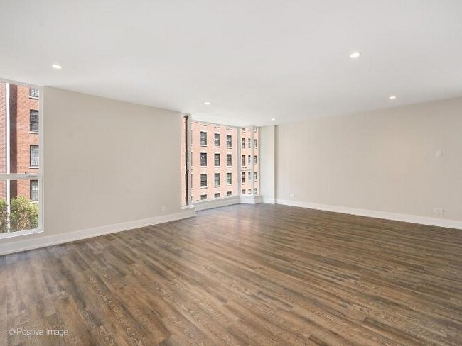 Building Photo - 227 E Walton Pl