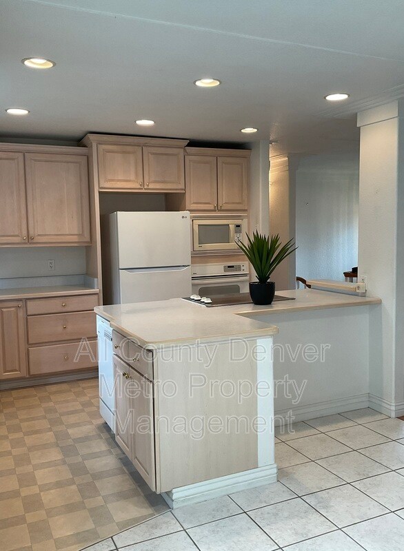 Foto del edificio - 6861 W 68th Pl