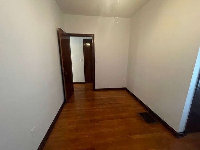 Foto del edificio - 2 Bedroom 1.5 Bath  house available now!