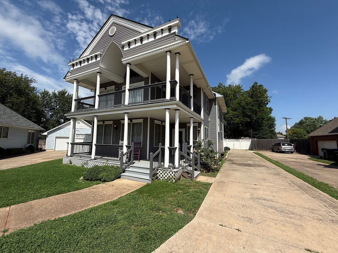 Foto principal - Unique & Close to Campus!