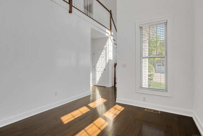 Building Photo - 39 Copper Square Dr