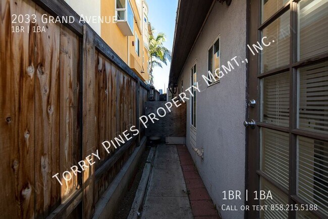 Building Photo - Pacific Beach 1 Bedroom Cottage with Parki...