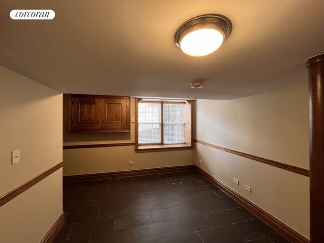 Building Photo - 6039 Huxley Ave