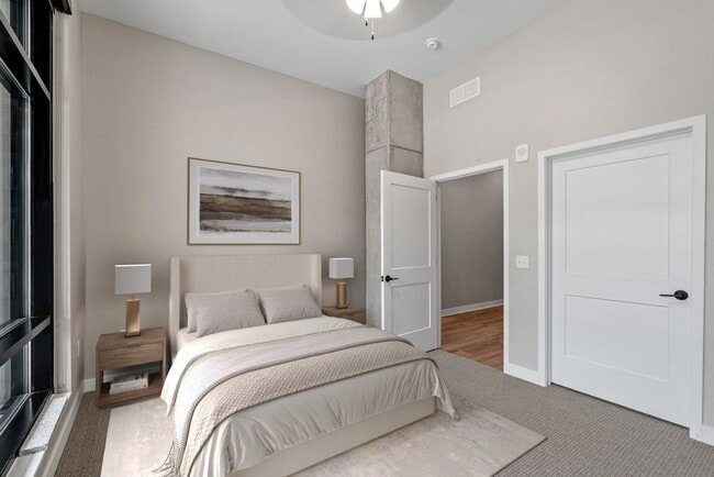 Building Photo - Expo