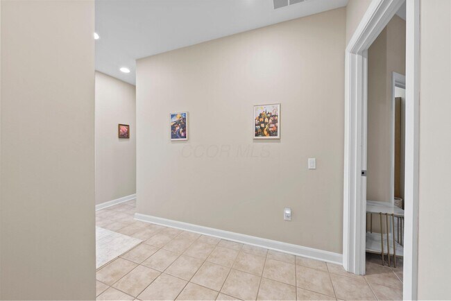 Foto del edificio - 300 W Spring St