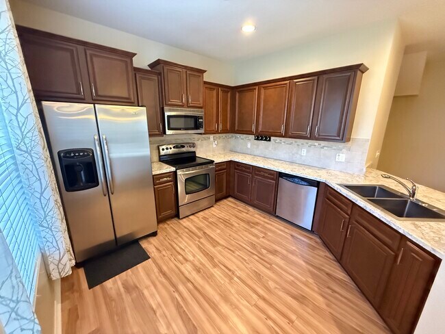 Building Photo - 15350 Oak Apple Ct