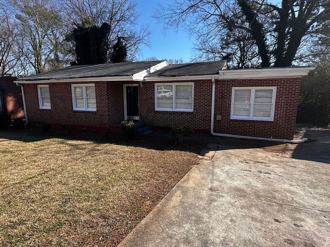 Primary Photo - 3 bed 1 bath property in Decatur!!