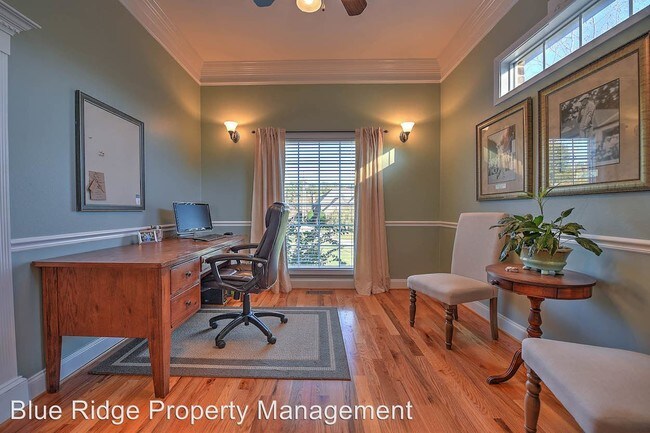 Foto del edificio - 103 Quail Heights Ct