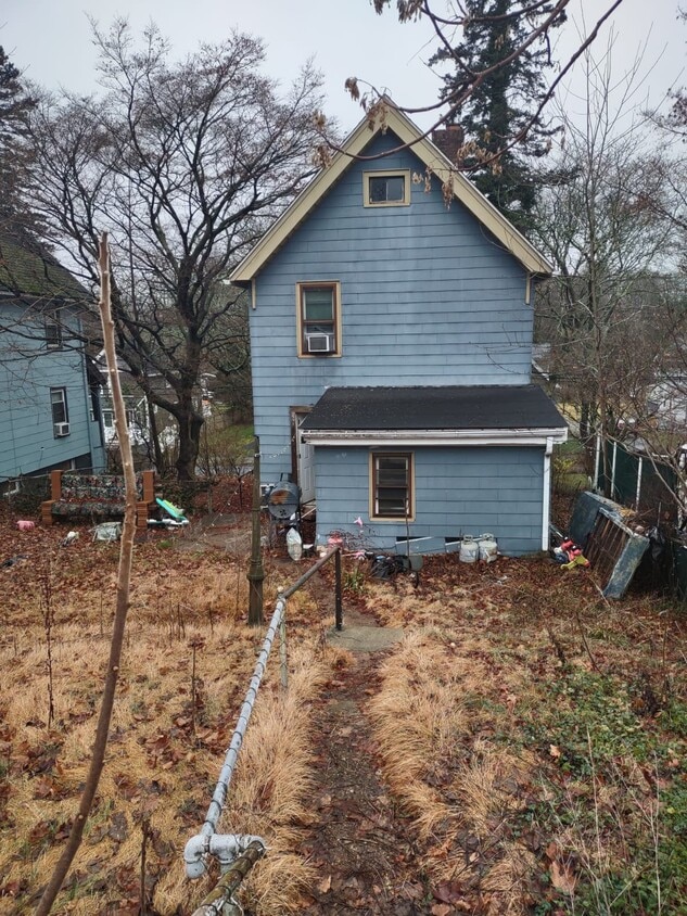 Building Photo - 509 Russell St