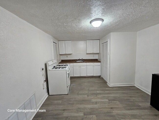 Foto del edificio - 3 bedroom Home for rent in Mckees Rocks