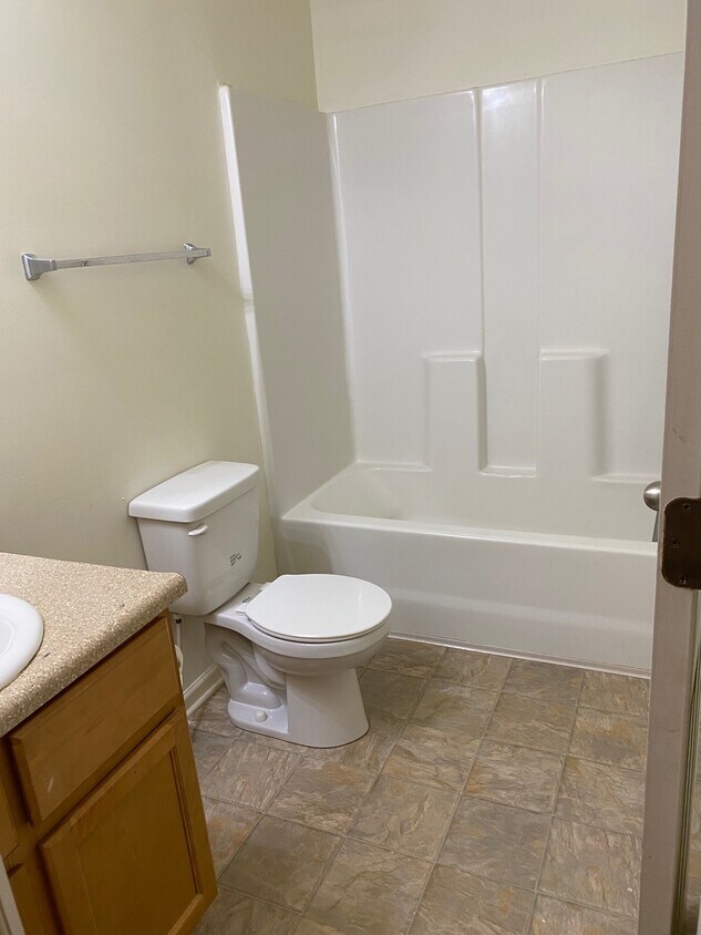 Building Photo - 1214 Topp Creek Dr