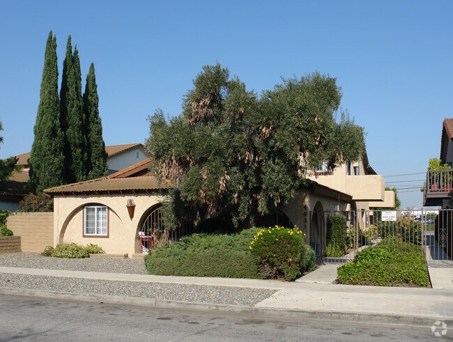 Building Photo - 4431 Green Ave