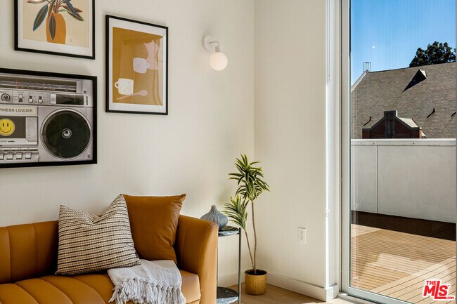 Foto del edificio - 1759 N Gower St