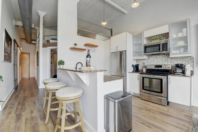 Photo - 185 NE 4th Ave House