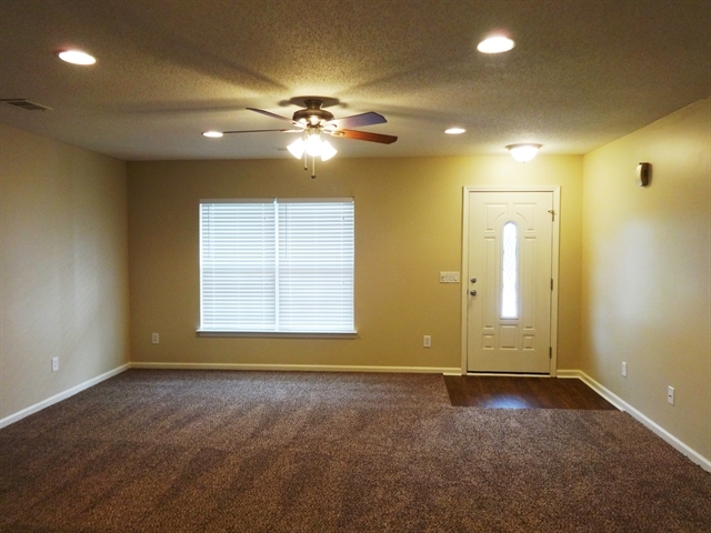 Building Photo - 1073 Briar Rose Lane