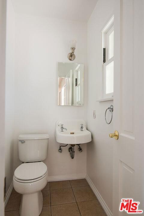 Foto del edificio - 11144 Valley Spring Pl