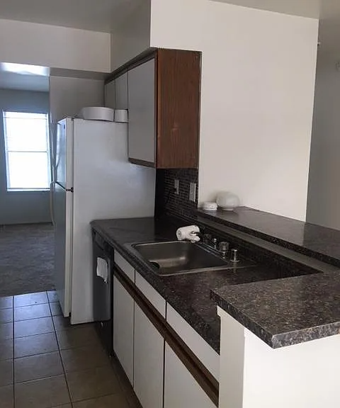 Foto del edificio - 4311 Davis Ave