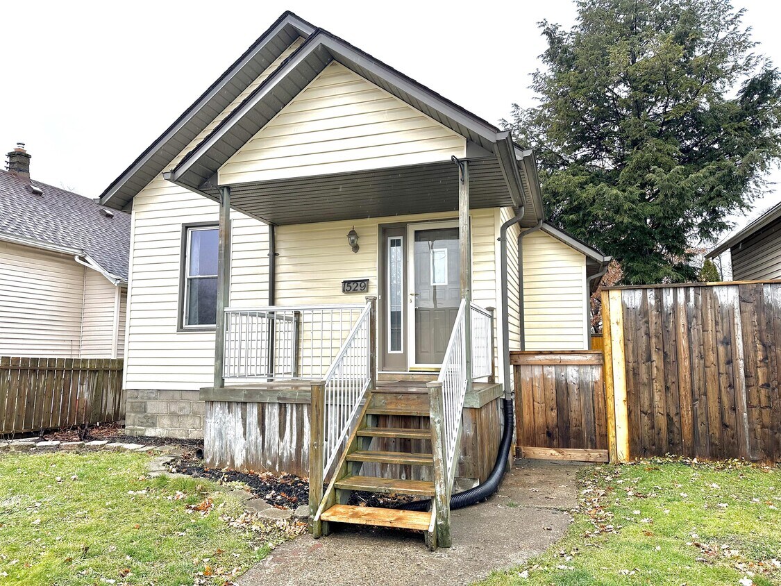 Primary Photo - 1529 Windermere Rd