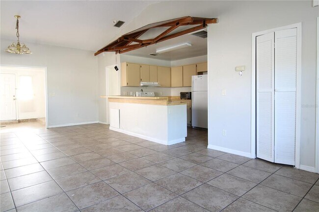 Building Photo - 1375 Candlewyck Dr