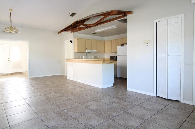 Foto del edificio - 1375 Candlewyck Dr