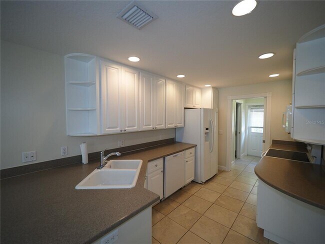 Building Photo - 1533 Napoli Dr E