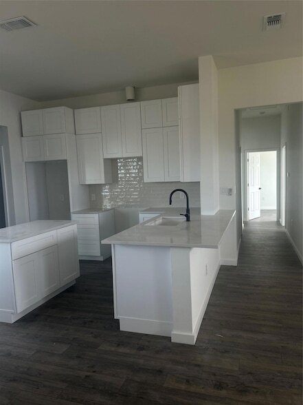 Foto del edificio - 138 Blushing Dr