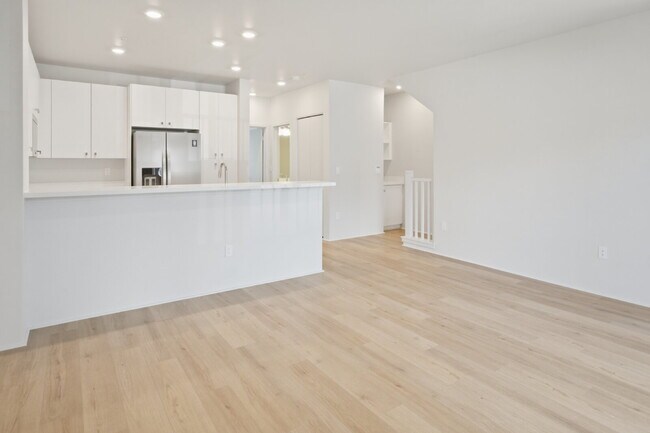 Foto del edificio - BRAND NEW 3 Bedroom Townhome in Hoopili | Split A/C | 2 Parking | $3,900/Month