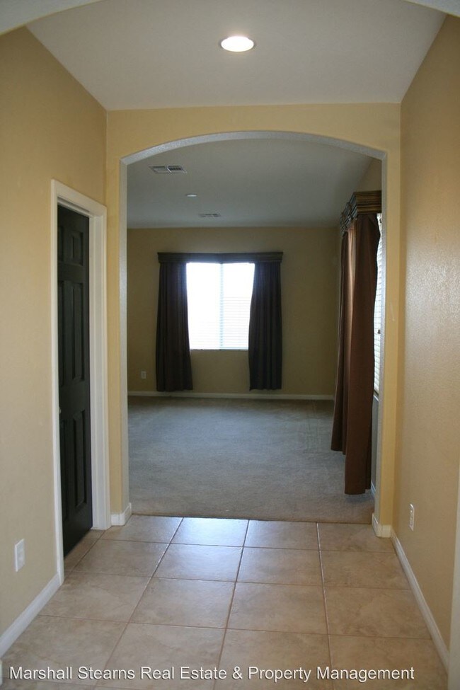 Building Photo - 8416 Sequoia Grove Ave