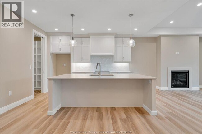 Photo du bâtiment - 195 BOIS BLANC BOULEVARD