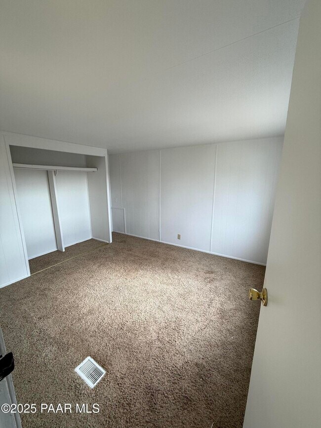 Foto del edificio - 15835 S Cordes Lakes Dr