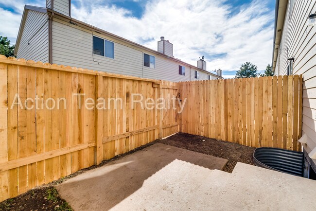 Foto del edificio - 4214 Hunting Meadows Cir