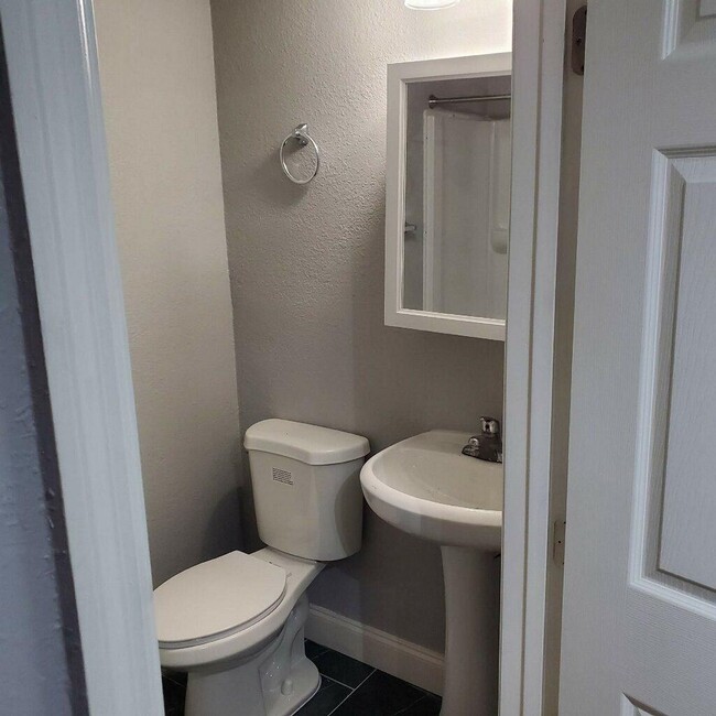 Studio Apartment Bathroom - Elmwood Apartments