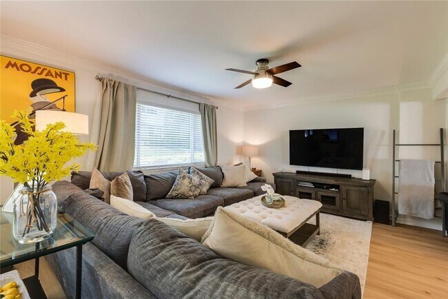 Foto del edificio - 7090 Stonington Dr NE