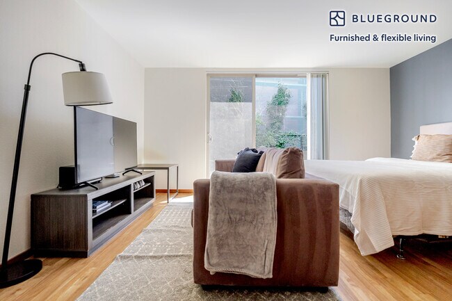 Foto del edificio - 4219 S Othello St