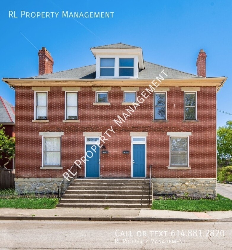 Primary Photo - Beautiful 4 bedroom 2 Bathroom Townhome lo...