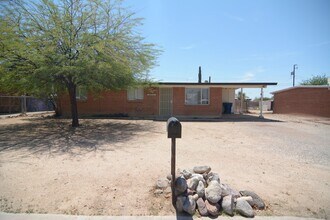 Building Photo - 5410 E Andrew St