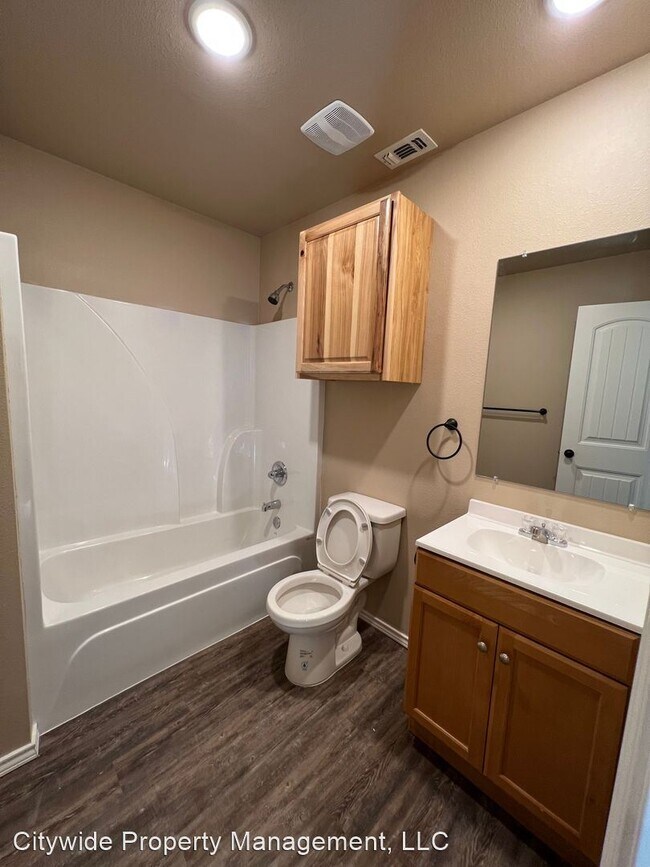 Foto del edificio - 3 br, 2 bath House - 2425 N Ave N