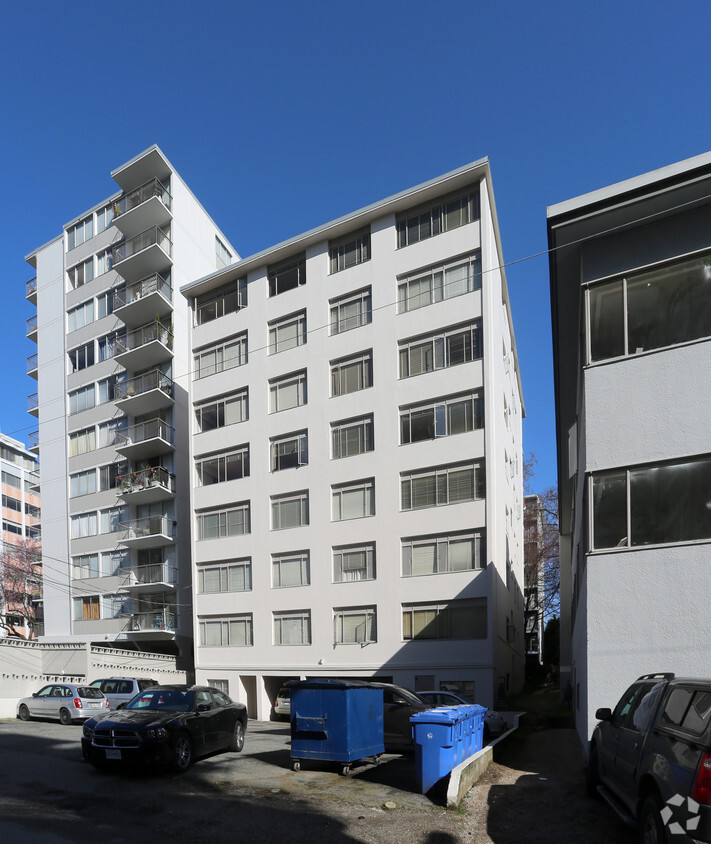 Building Photo - The Esplanade