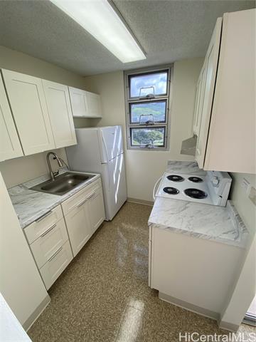 Building Photo - 2740 Kuilei St