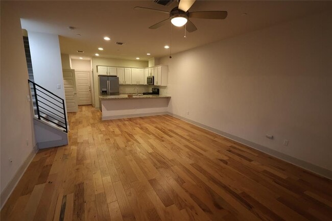 Foto del edificio - 2101 Town Centre Dr